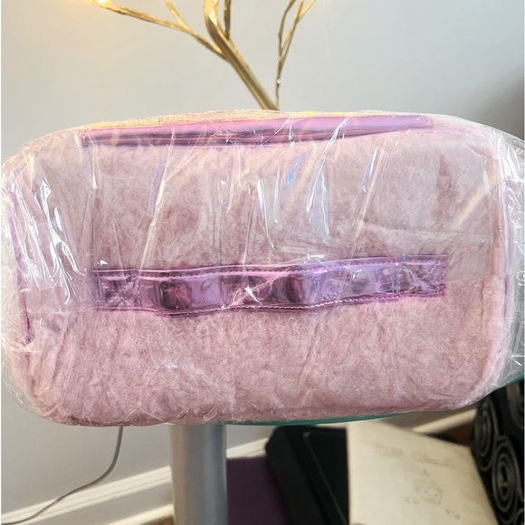 ‼️NOT FOR SALE‼️ Juicy Couture Pink Rhinestone Sherpa Train Case - Picture 3 of 9